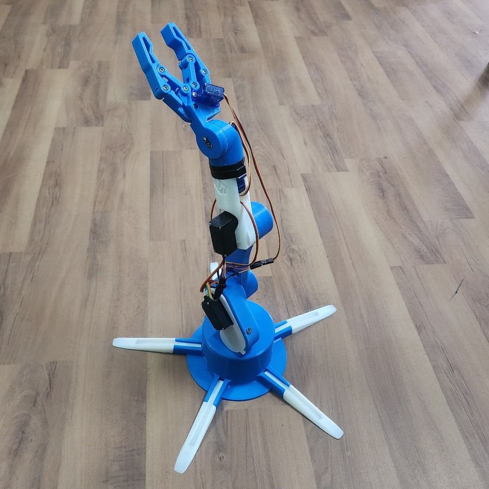 6 Axis Robotic Arm developed from CEAM